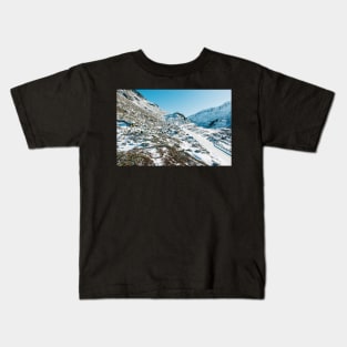 Swiss Alps - Cars on Flüelapass Mountain Pass Road on Sunny Winter Day. Kids T-Shirt